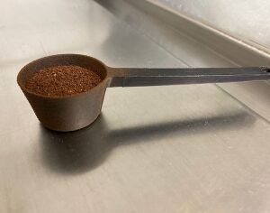 full measuring spoon